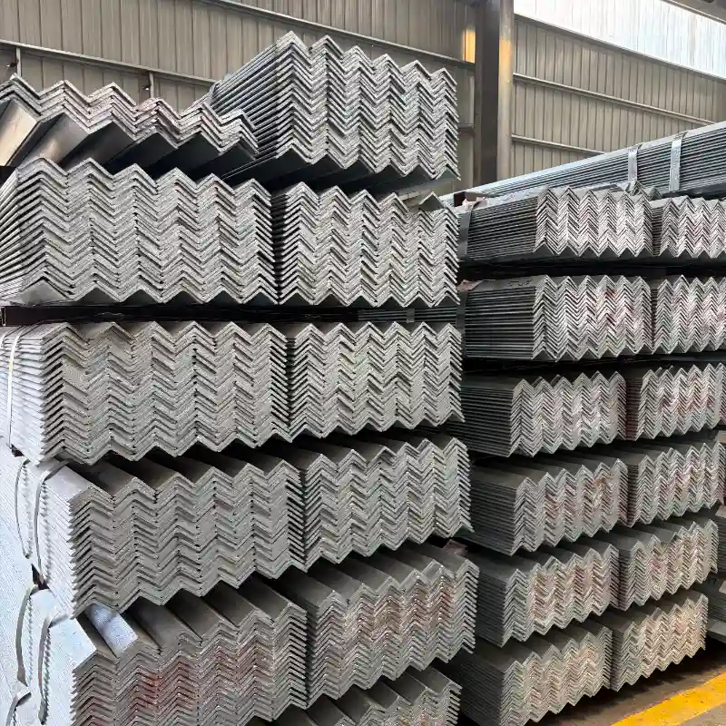 Hot rolled construction steel angle bars in different sizes